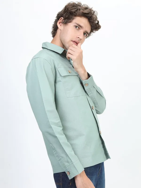  Highlander Men Green Solid Slim Fit Casual Shirts
