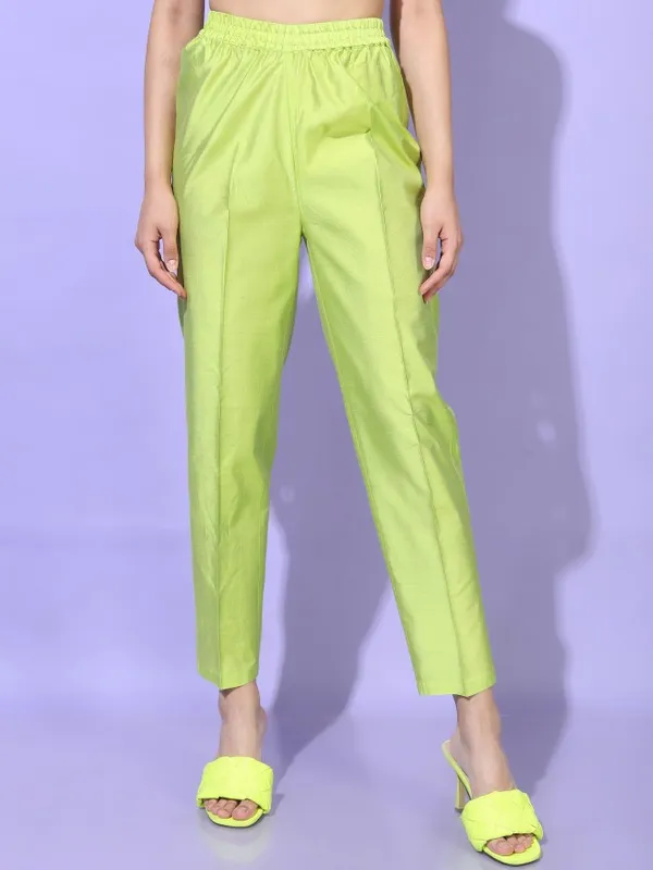  Vishudh Women Green Solid Kurta Sets