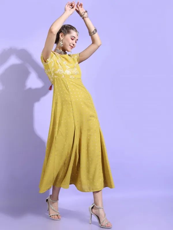  Vishudh Women Yellow Printed A-Line Ethnic Dresses