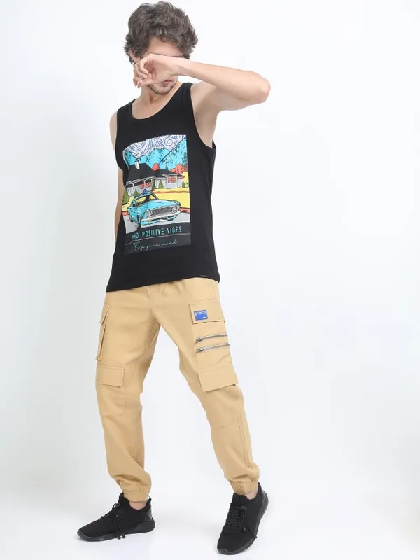 Men Regular Fit Cargos