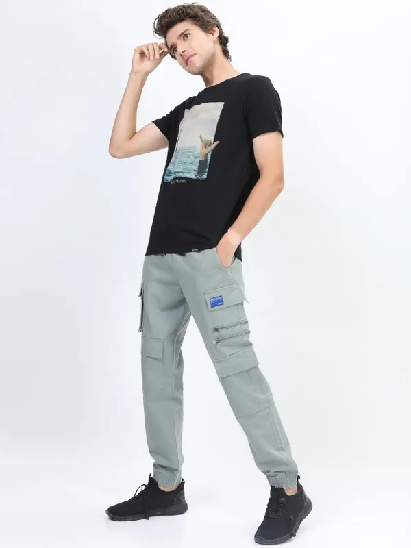Men Regular Fit Cargos