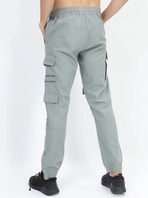 Men Regular Fit Cargos