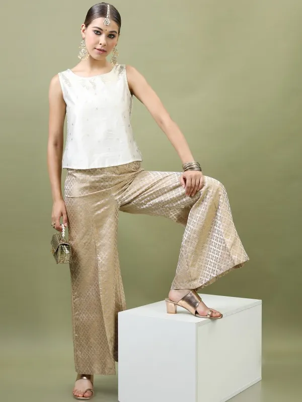  Vishudh Women Off White Printed Regular Tops