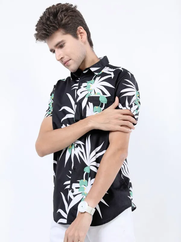 Men Slim Fit Casual Shirt