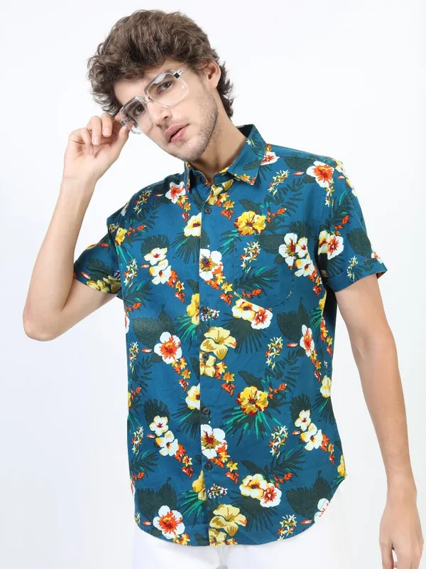  Highlander Men Teal Printed Slim Fit Casual Shirts