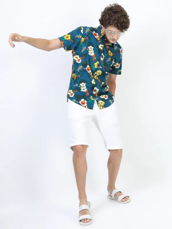  Highlander Men Teal Printed Slim Fit Casual Shirts
