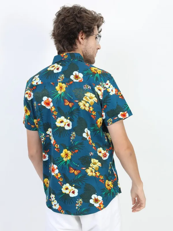  Highlander Men Teal Printed Slim Fit Casual Shirts