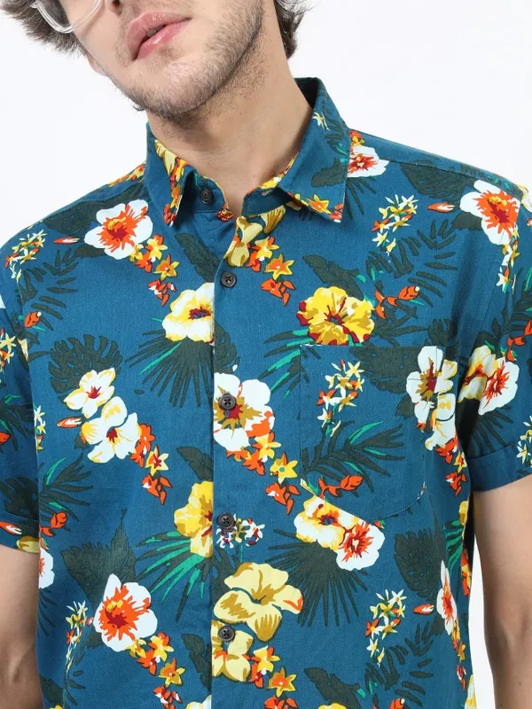  Highlander Men Teal Printed Slim Fit Casual Shirts
