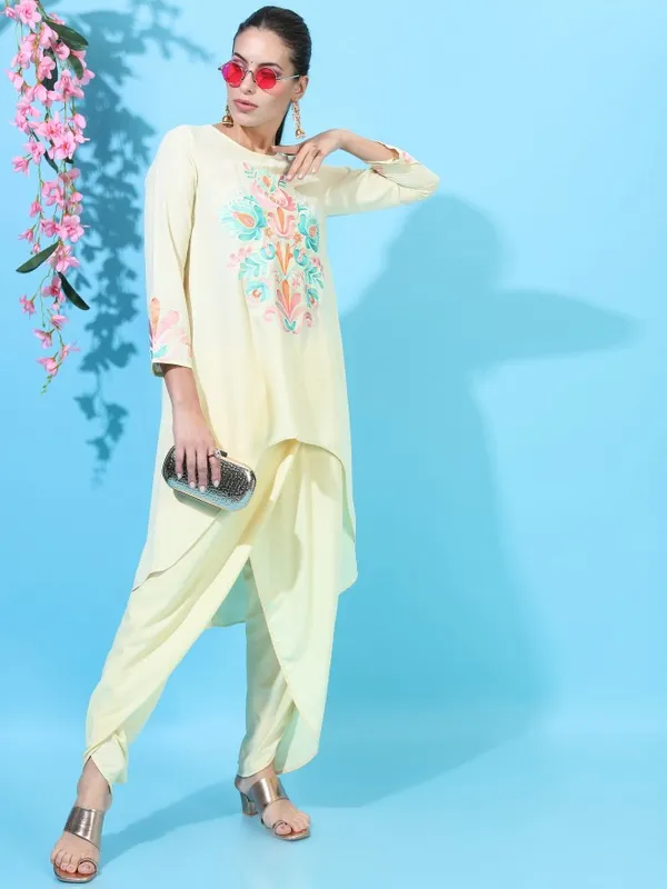  Vishudh Women Yellow Embroidered Kurta Sets