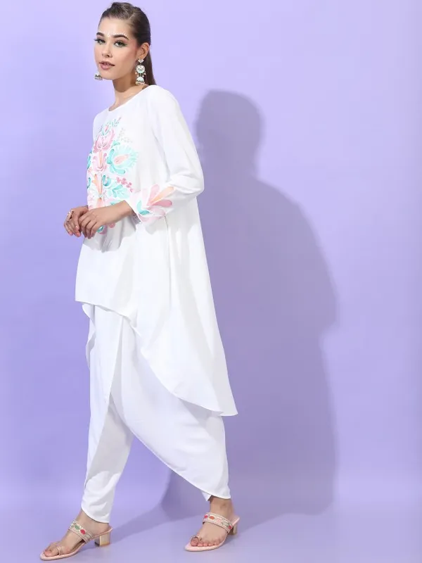  Vishudh Women White Printed Kurta Sets
