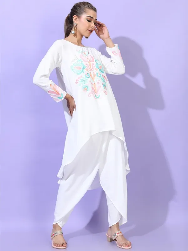  Vishudh Women White Printed Kurta Sets