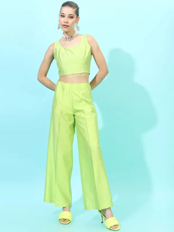  Vishudh Women Green Printed Kurta Sets