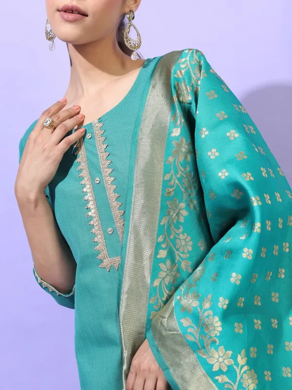  Vishudh Women Green Printed Kurta Sets