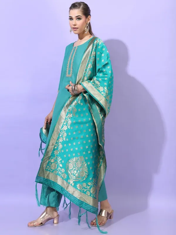  Vishudh Women Green Printed Kurta Sets