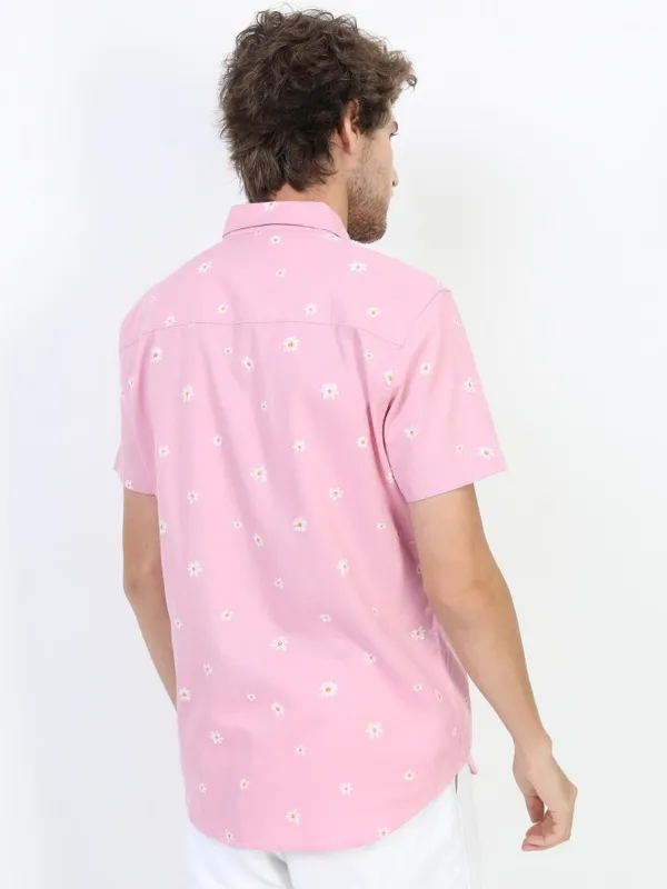  Highlander Men Pink Printed Slim Fit Casual Shirts