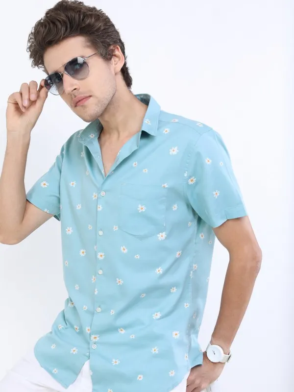  Highlander Men Sage Printed Slim Fit Casual Shirts