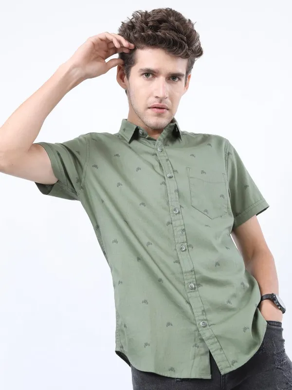 Men Slim Fit Casual Shirt