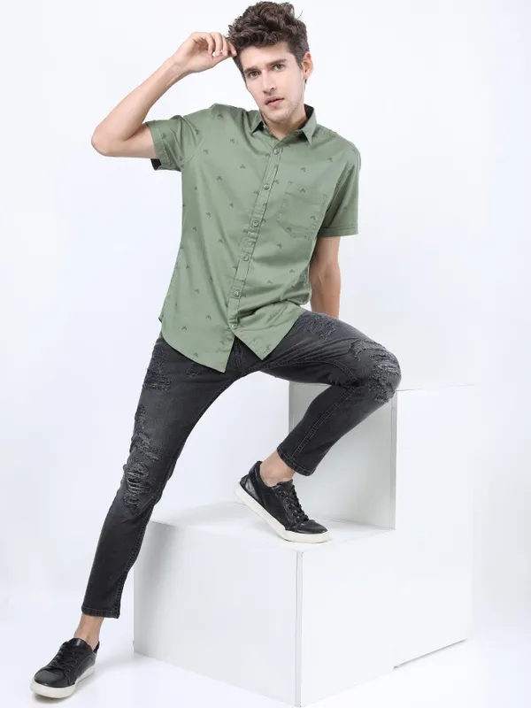 Men Slim Fit Casual Shirt