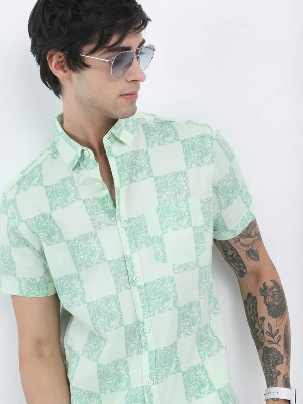  Highlander Men Green Printed Slim Fit Casual Shirts