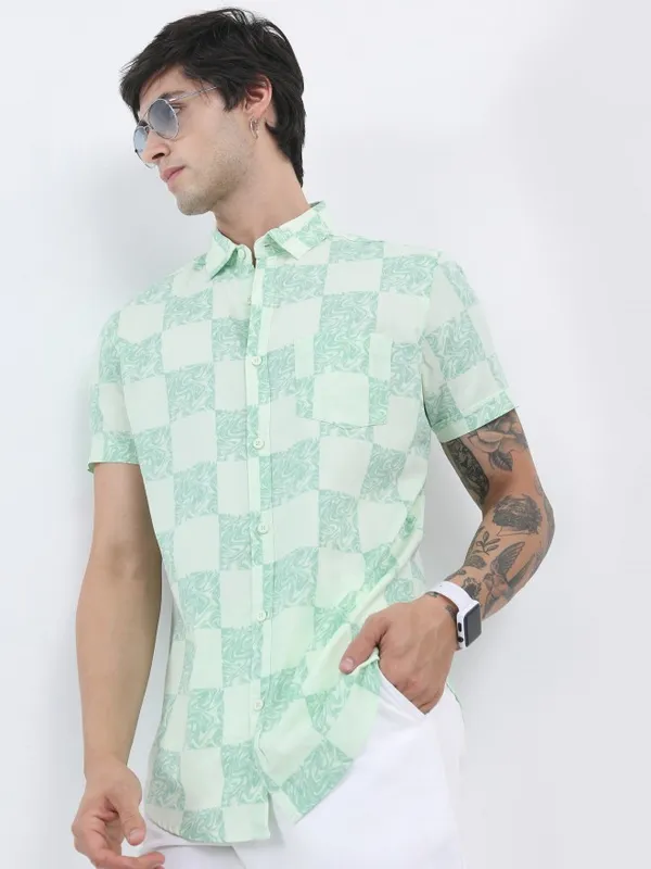  Highlander Men Green Printed Slim Fit Casual Shirts