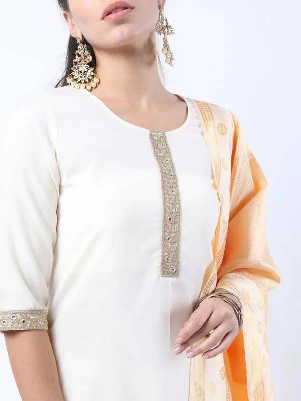 Women Kurta With Palazzo & Dupatta