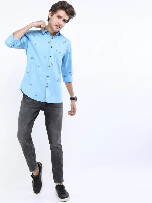 Men Slim Fit Casual Shirt