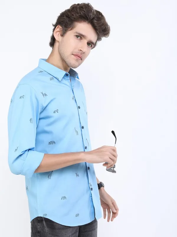 Men Slim Fit Casual Shirt