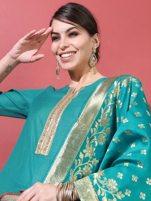  Vishudh Women Green Printed Kurta Sets