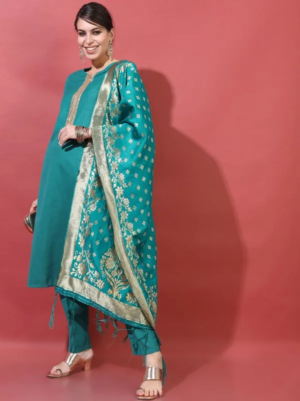  Vishudh Women Green Printed Kurta Sets