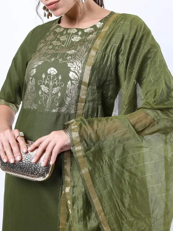 Women Straight Kurta With Trouser & Dupatta