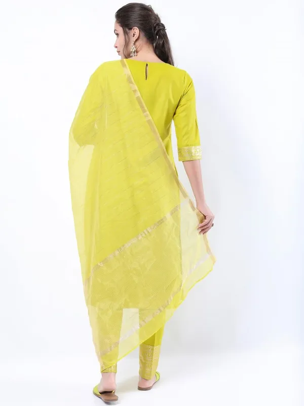  Ketch Women Green Printed Kurta Sets