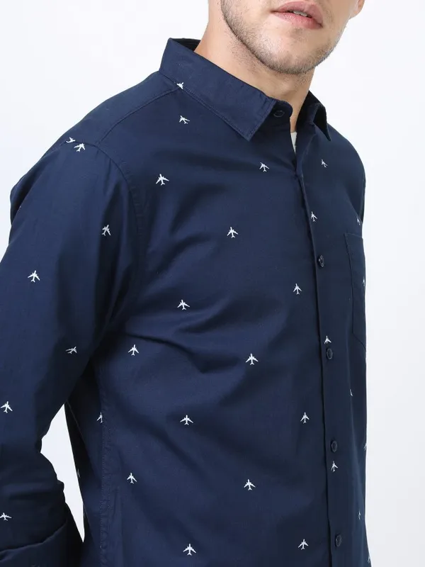 Men Slim Fit Casual Shirt