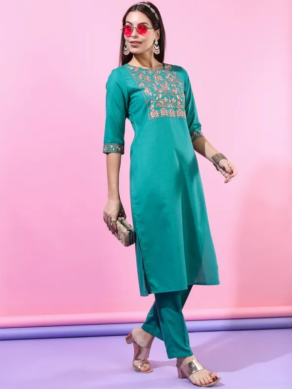  Vishudh Women Green Embroidered Kurta Sets