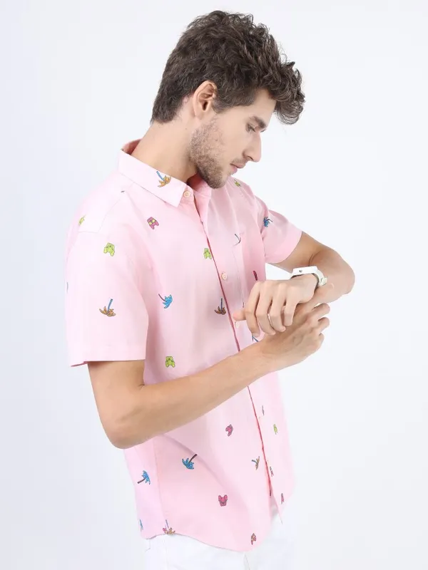  Ketch Men Pink Printed Slim Fit Casual Shirts