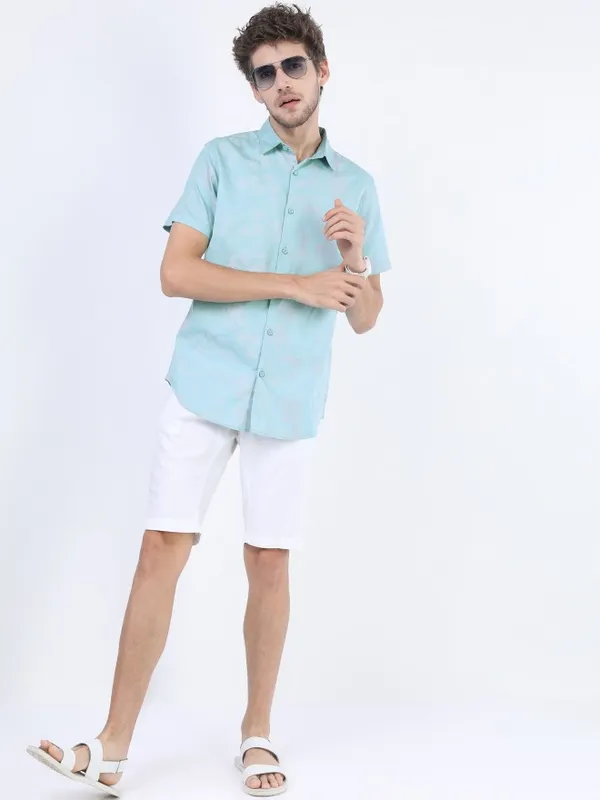  Highlander Men Blue Solid Slim Fit Casual Shirts