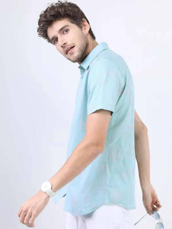  Highlander Men Blue Solid Slim Fit Casual Shirts