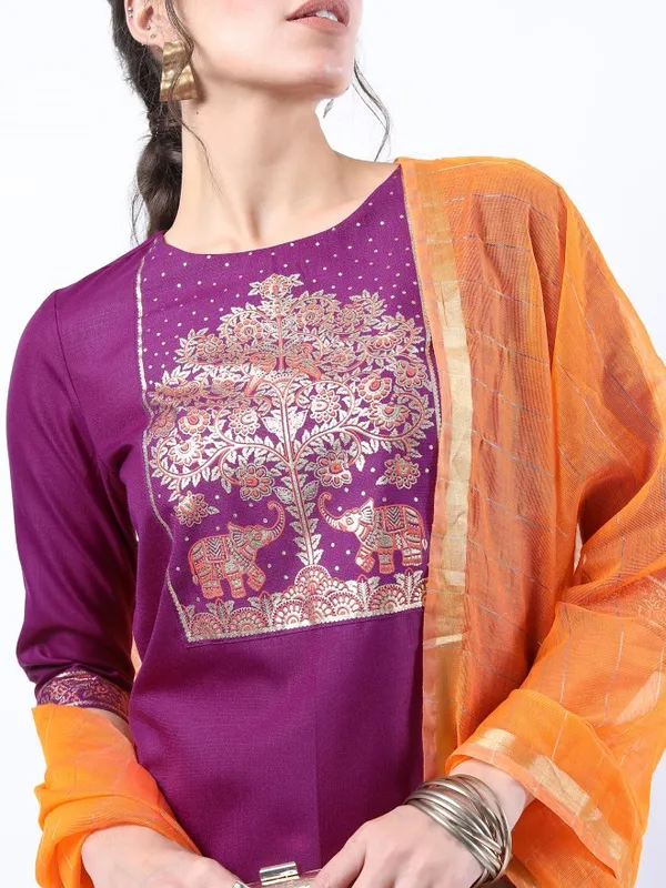  Ketch Women Magenta Printed Kurta Sets