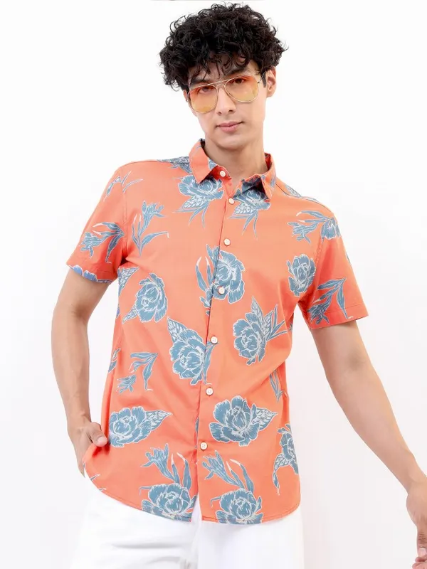  Highlander Men Peach Printed Slim Fit Casual Shirts