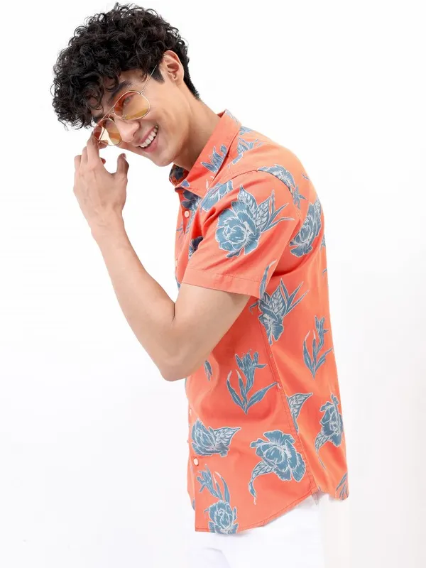  Highlander Men Peach Printed Slim Fit Casual Shirts