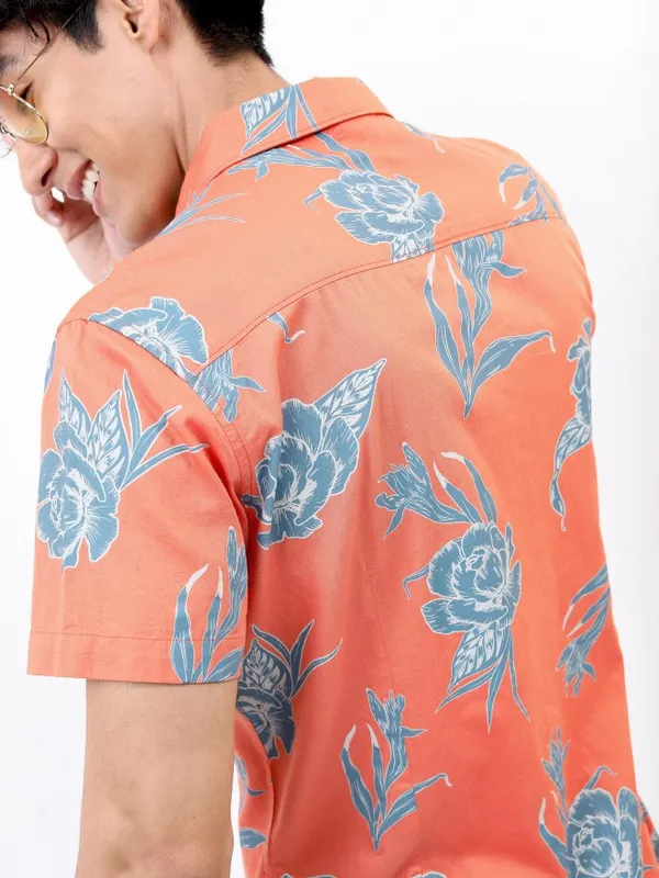  Highlander Men Peach Printed Slim Fit Casual Shirts