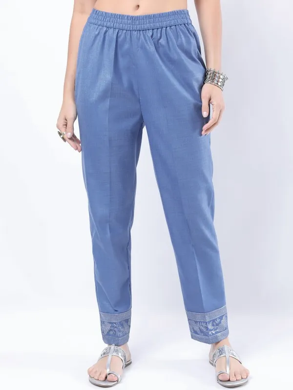 Women Printed Kurta with Trouser & Dupatta