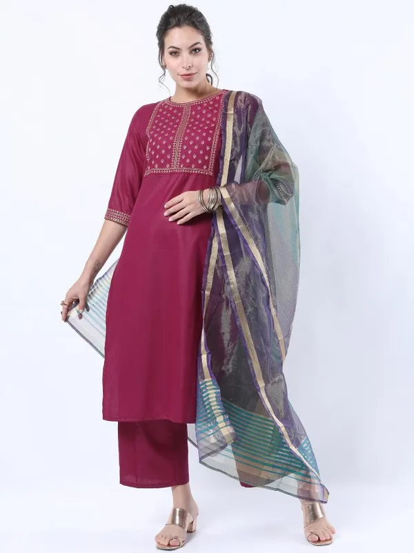  Ketch Women Magenta Embroidered Kurta Sets