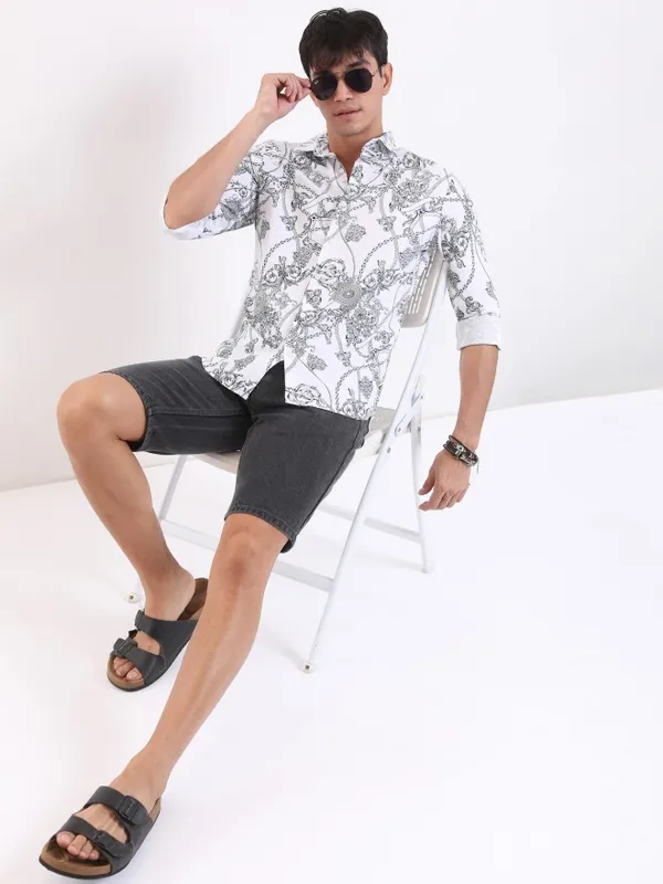 Highlander Men White Printed Slim Fit Casual Shirts