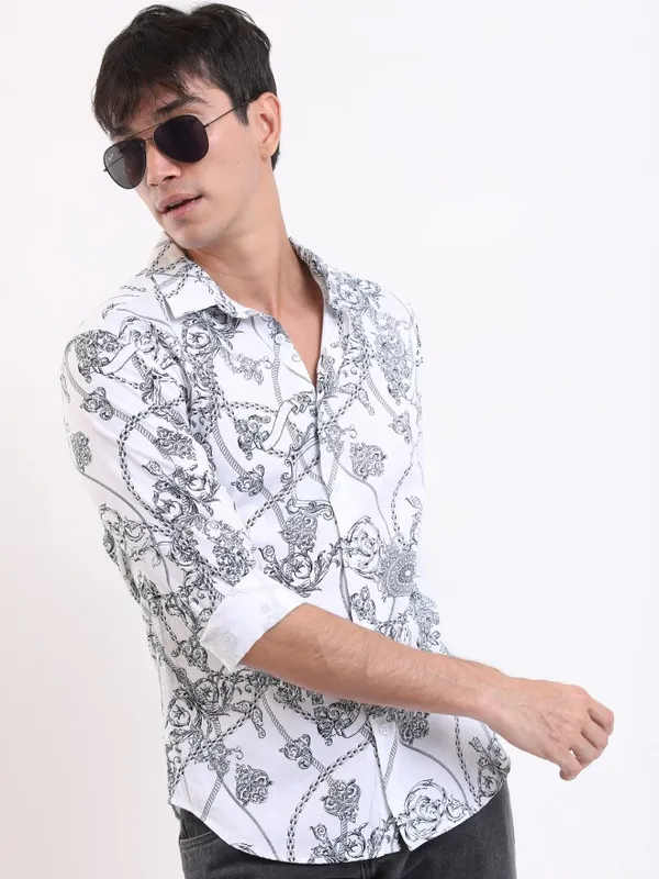  Highlander Men White Printed Slim Fit Casual Shirts