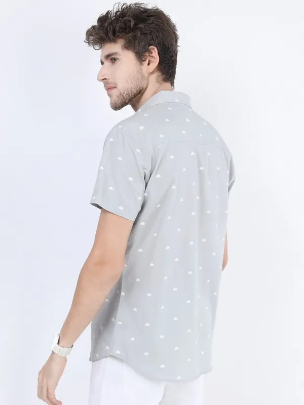 Men Slim Fit Casual Shirt