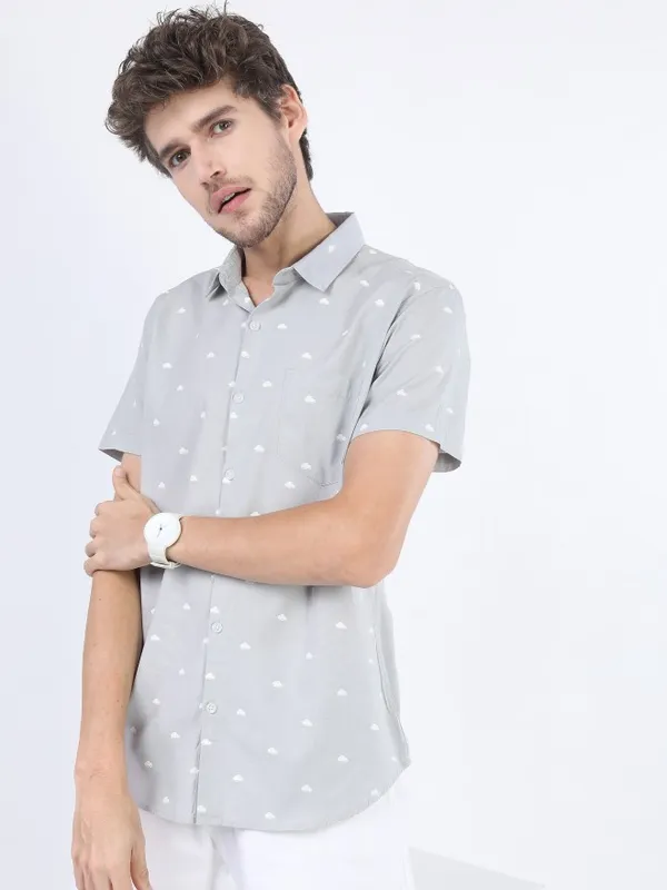 Men Slim Fit Casual Shirt
