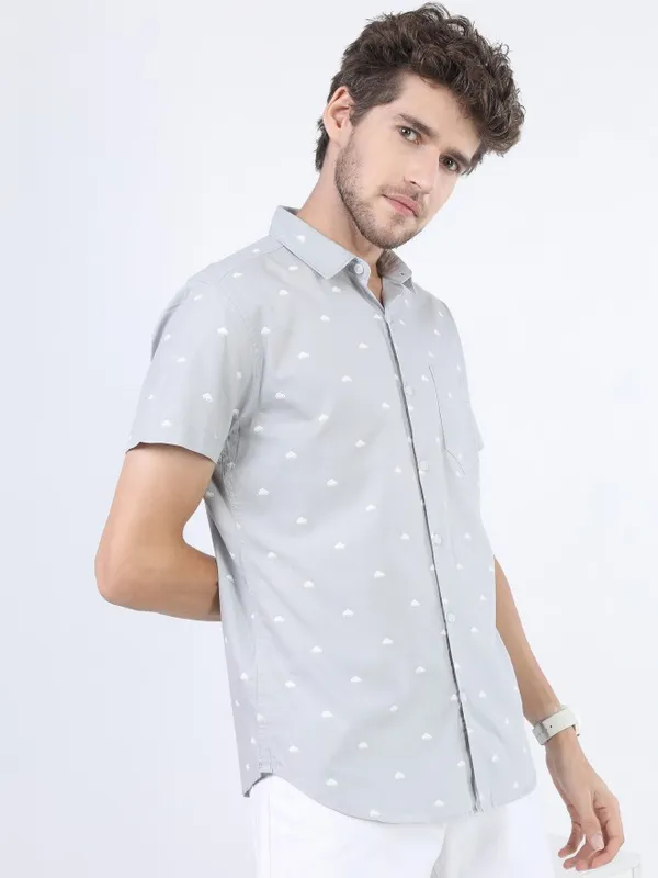 Men Slim Fit Casual Shirt