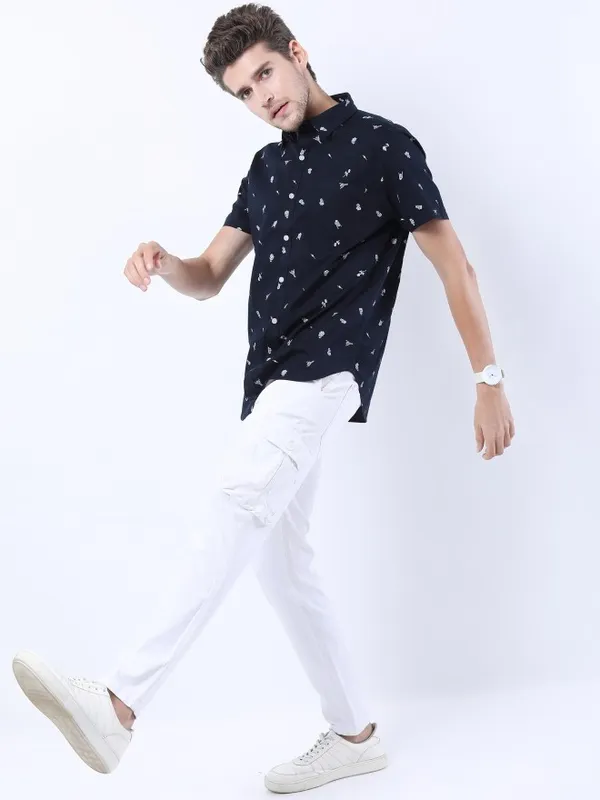  Highlander Men Navy Blue Printed Slim Fit Casual Shirts