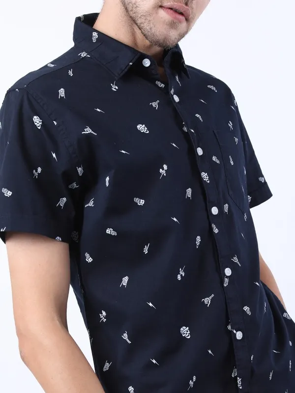  Highlander Men Navy Blue Printed Slim Fit Casual Shirts