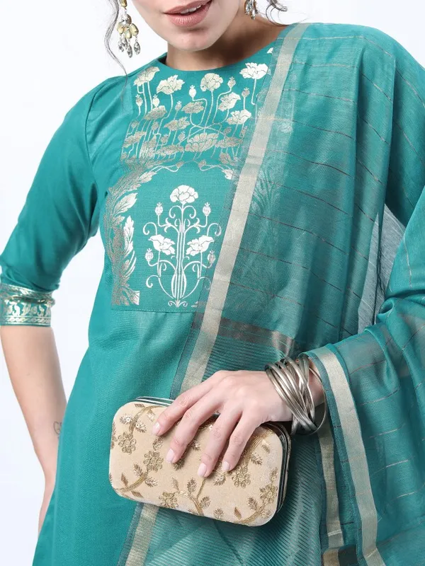  Ketch Women Green Printed Kurta Sets